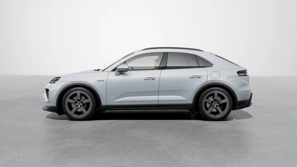 2026 Porsche Macan - Image 11 of 30