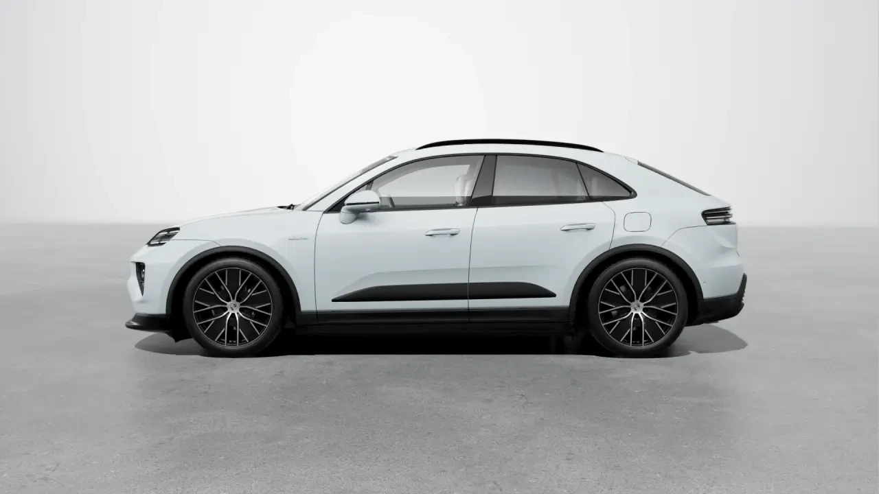 2026 Porsche Macan Electric - Image 16 of 30