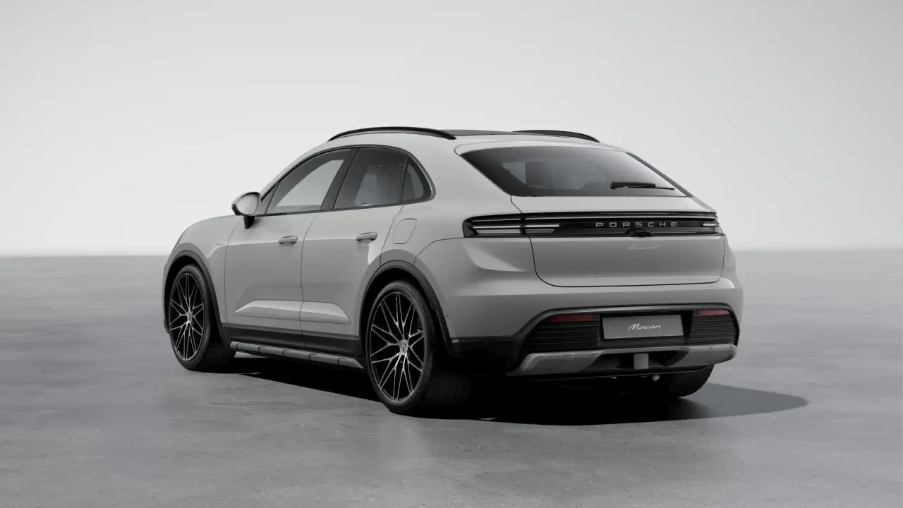 2026 Porsche Macan Electric - Image 24 of 30