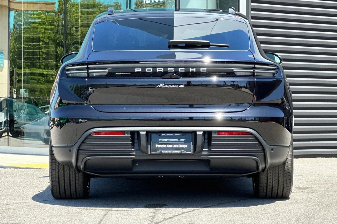 2026 Porsche Macan Electric - Image 7 of 31