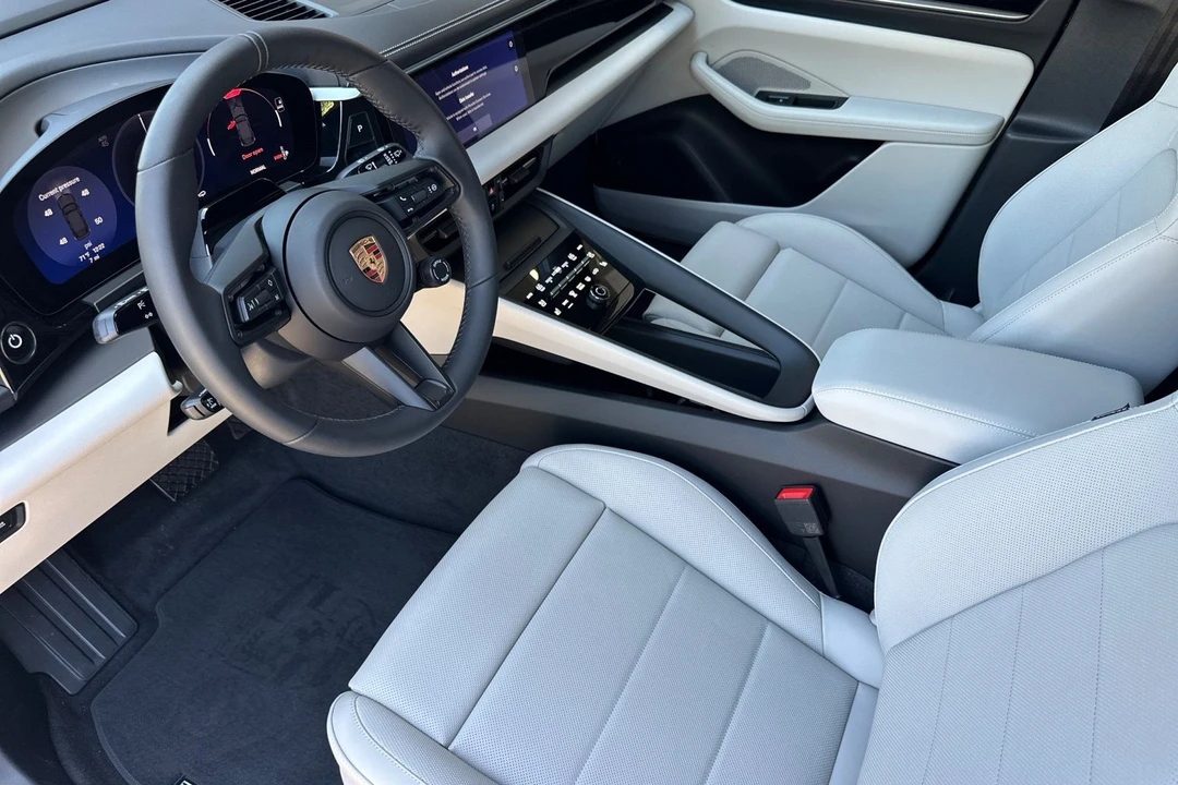 2026 Porsche Macan Electric - Image 4 of 31