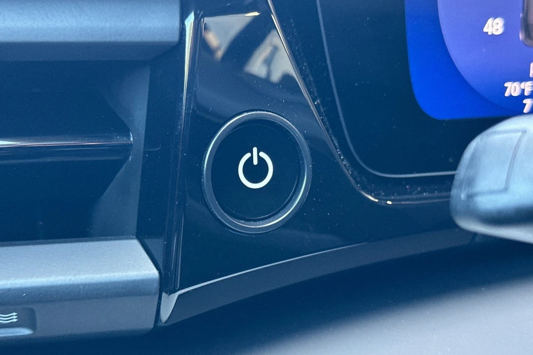2026 Porsche Macan Electric - Image 29 of 31