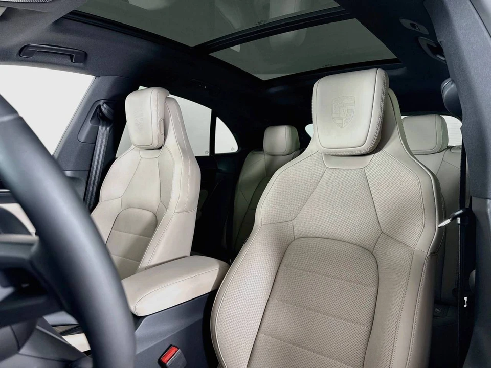 2026 Porsche Macan Electric - Image 5 of 5