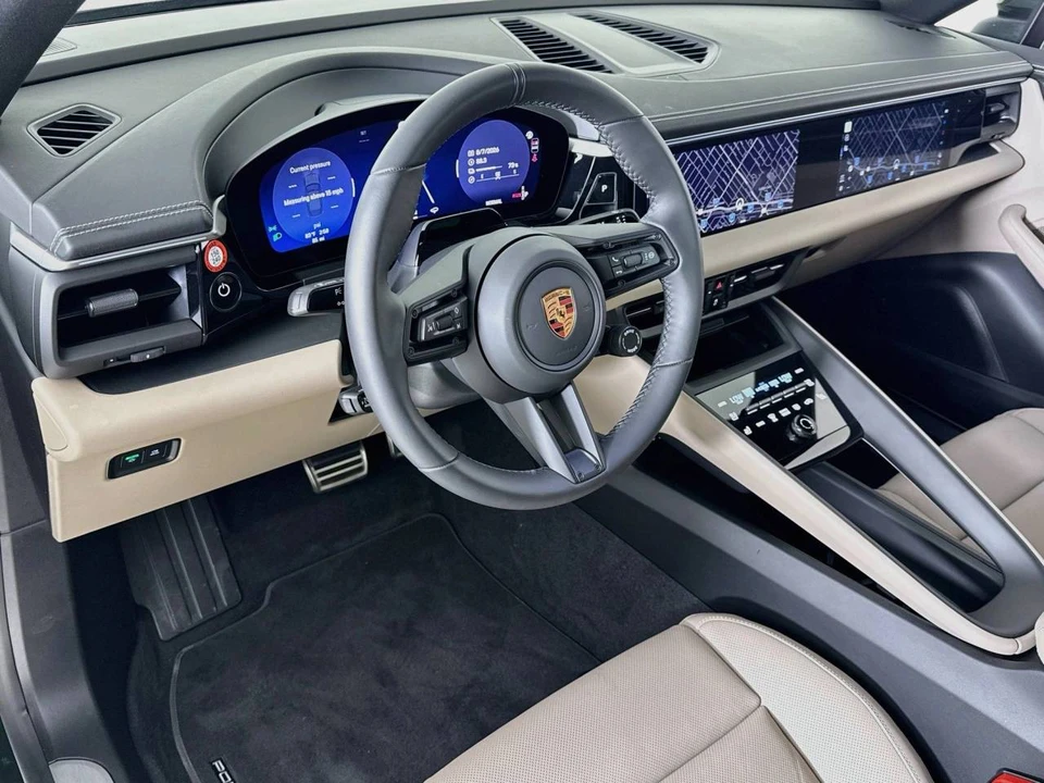 2026 Porsche Macan Electric - Image 4 of 5