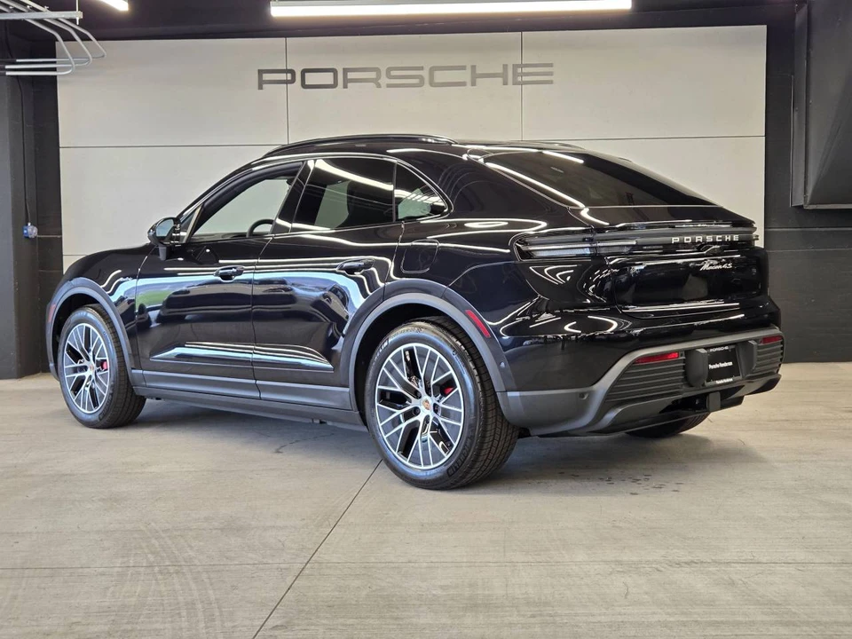2026 Porsche Macan Electric - Image 3 of 5