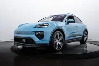 2026 Porsche Macan Electric - Image 5 of 21
