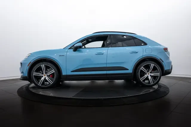 2026 Porsche Macan Electric - Image 14 of 21