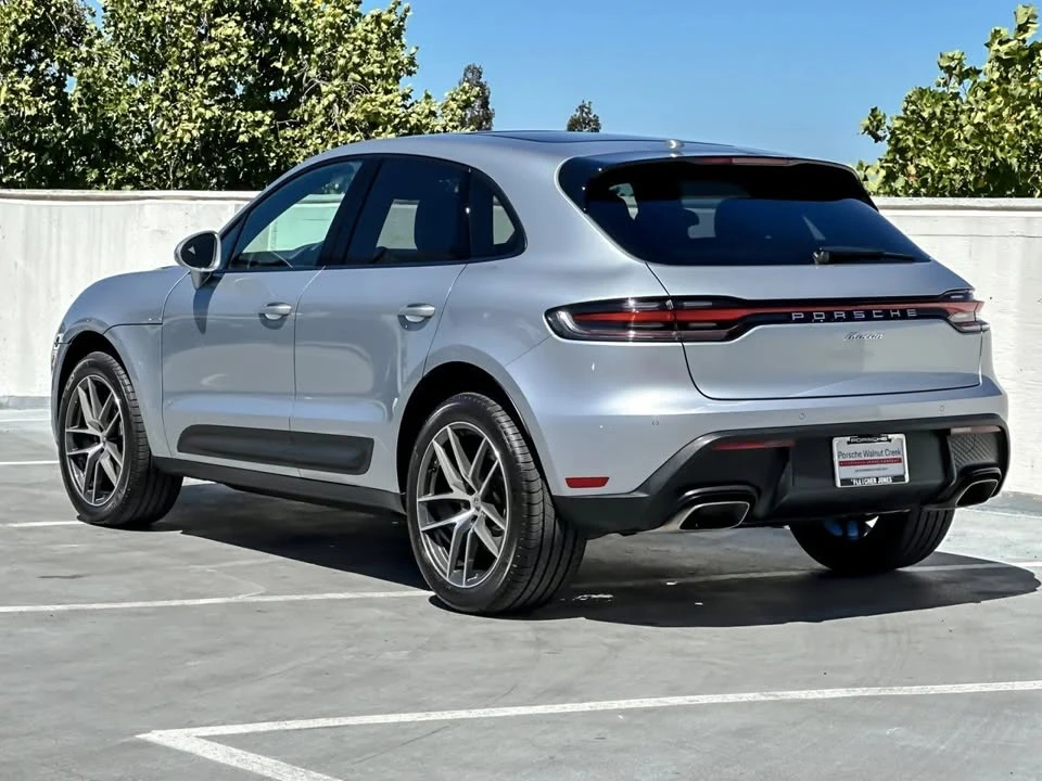 2026 Porsche Macan Electric - Image 3 of 5