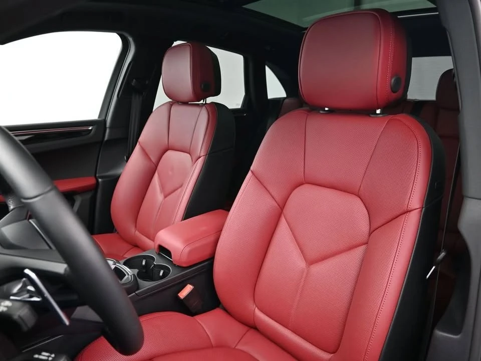 2026 Porsche Macan Electric - Image 5 of 20