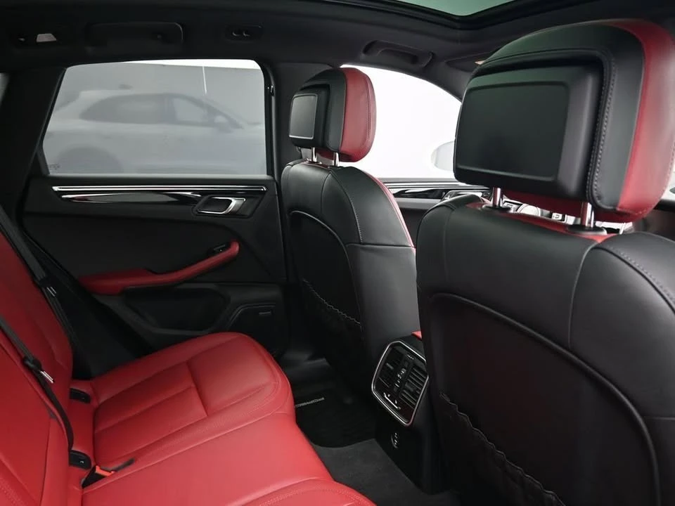 2026 Porsche Macan Electric - Image 7 of 20