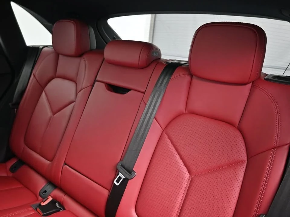 2026 Porsche Macan Electric - Image 6 of 20