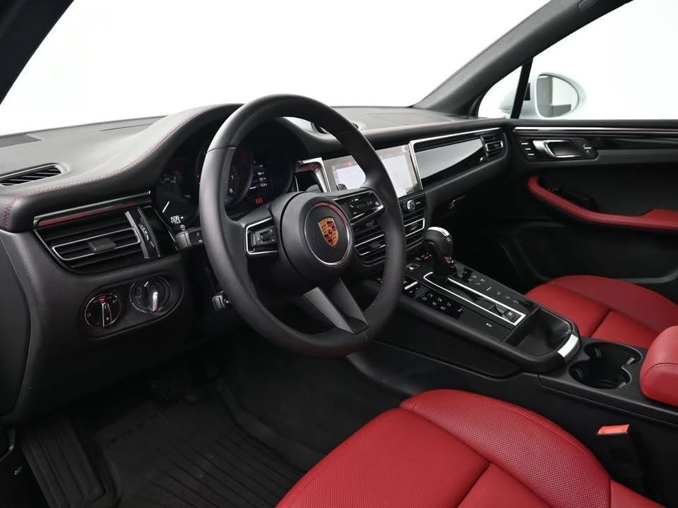 2026 Porsche Macan Electric - Image 4 of 20