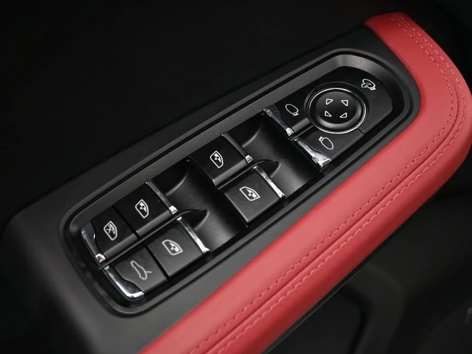 2026 Porsche Macan Electric - Image 19 of 20