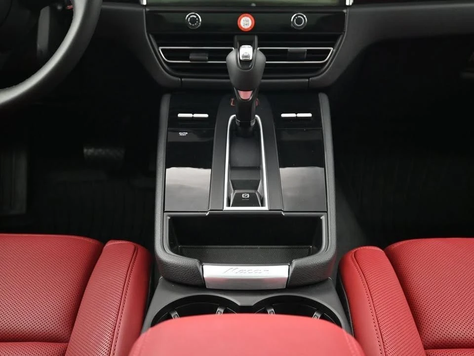 2026 Porsche Macan Electric - Image 10 of 20