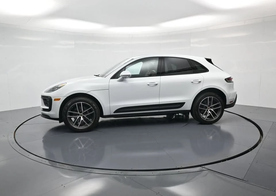 2026 Porsche Macan Electric - Image 2 of 20