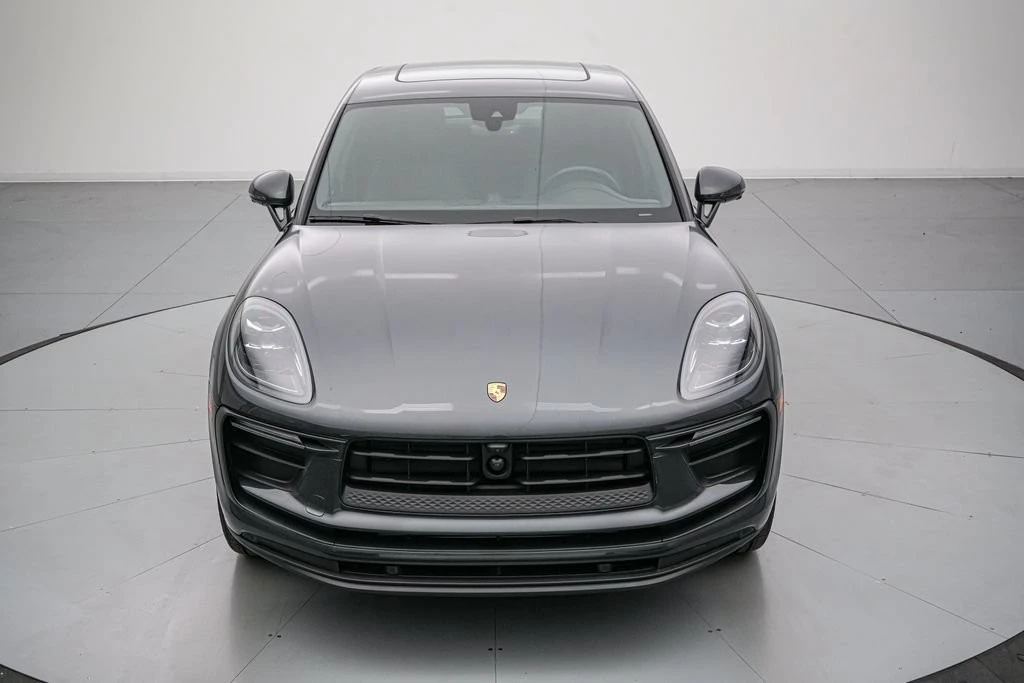 2026 Porsche Macan - Image 10 of 31