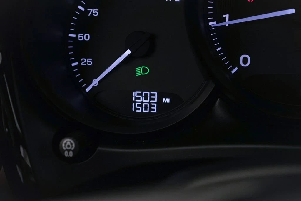 2026 Porsche Macan - Image 27 of 31