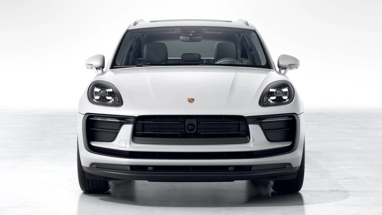 2026 Porsche Macan Electric - Image 8 of 10