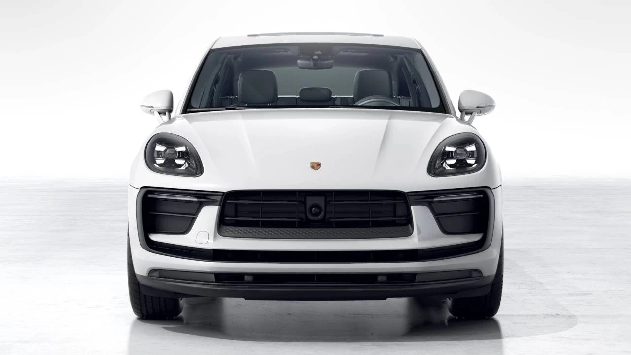 2026 Porsche Macan - Image 8 of 10
