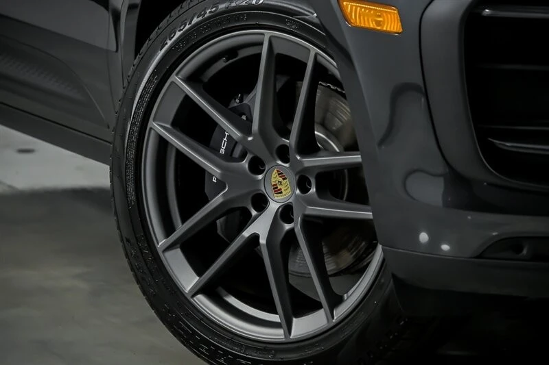 2026 Porsche Macan - Image 4 of 31