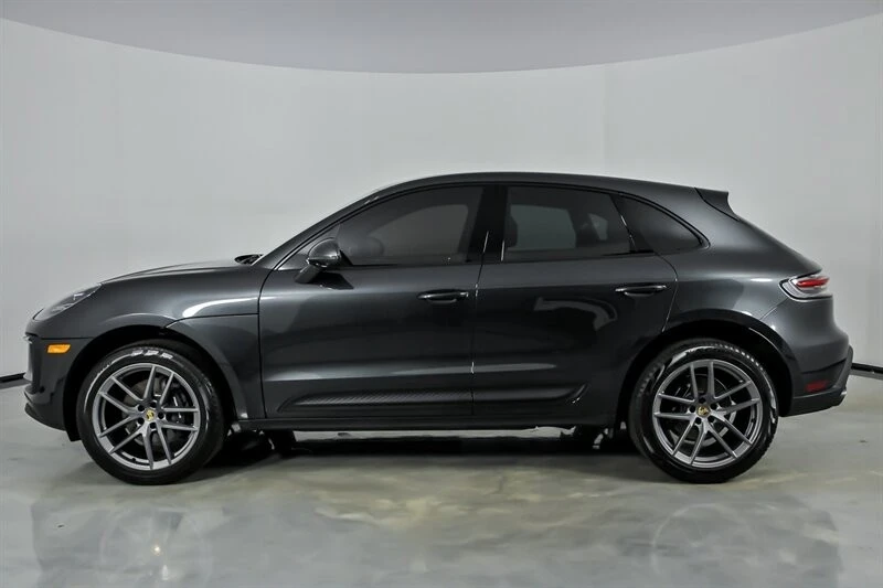 2026 Porsche Macan - Image 8 of 31