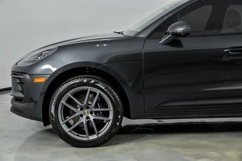 2026 Porsche Macan - Image 7 of 31