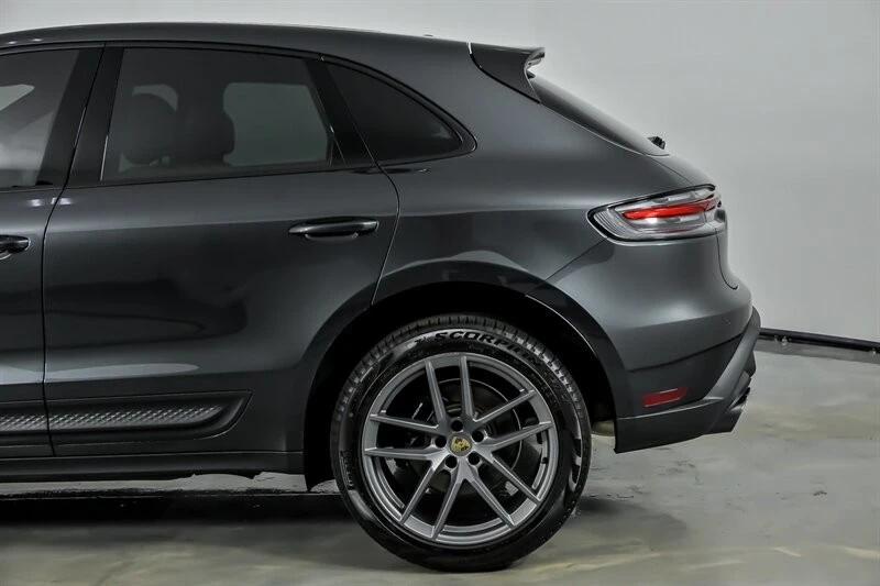 2026 Porsche Macan - Image 9 of 31