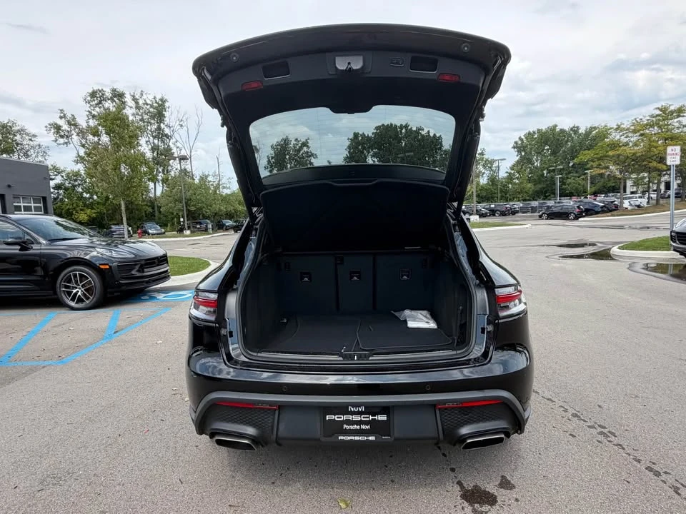 2026 Porsche Macan - Image 4 of 10