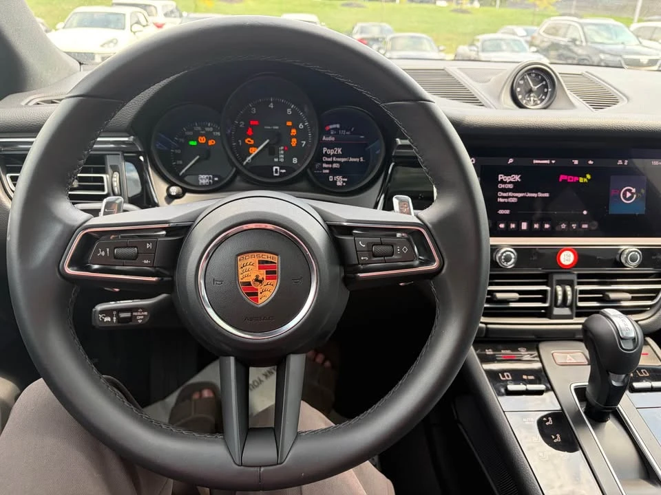 2026 Porsche Macan - Image 7 of 10