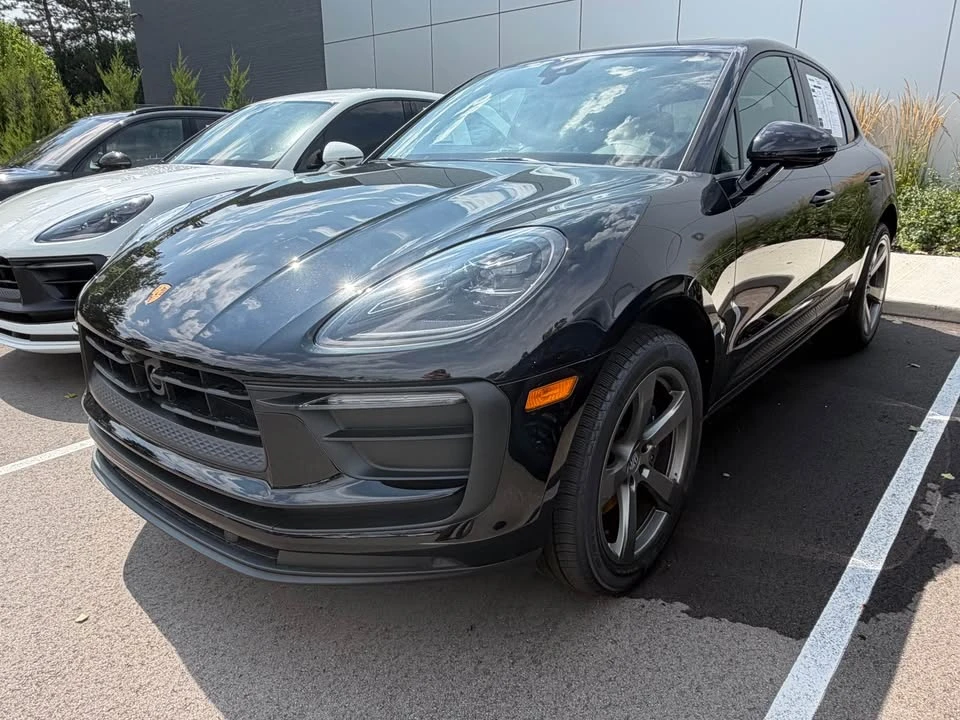 2026 Porsche Macan - Image 10 of 10