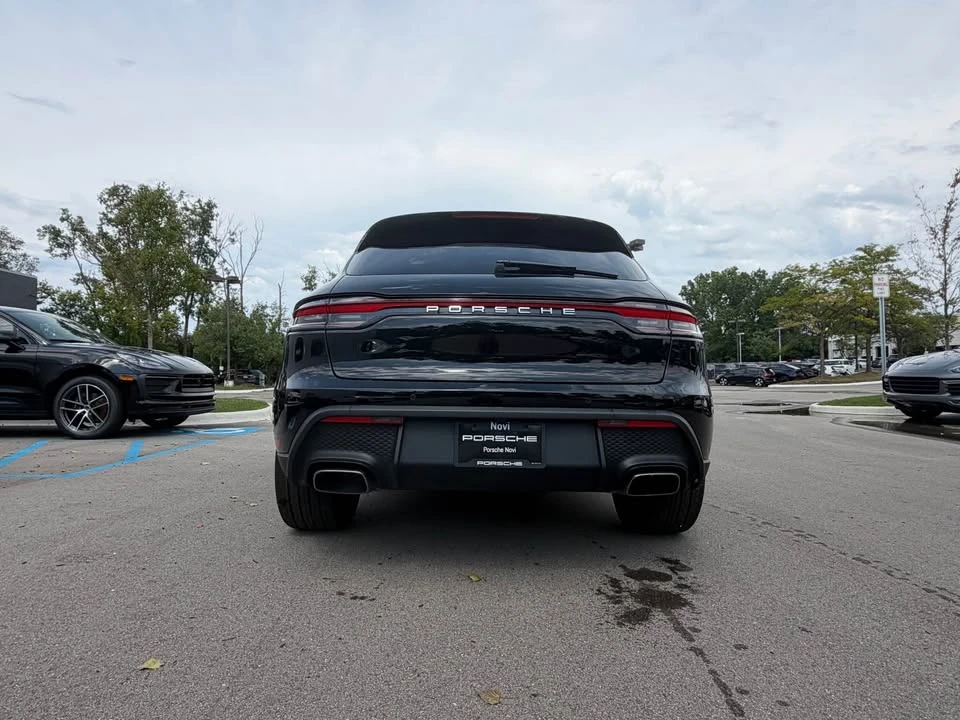 2026 Porsche Macan - Image 6 of 10