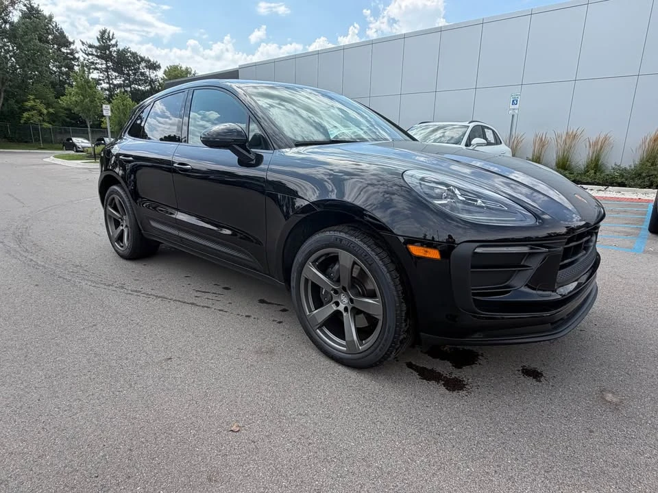 2026 Porsche Macan - Image 3 of 10