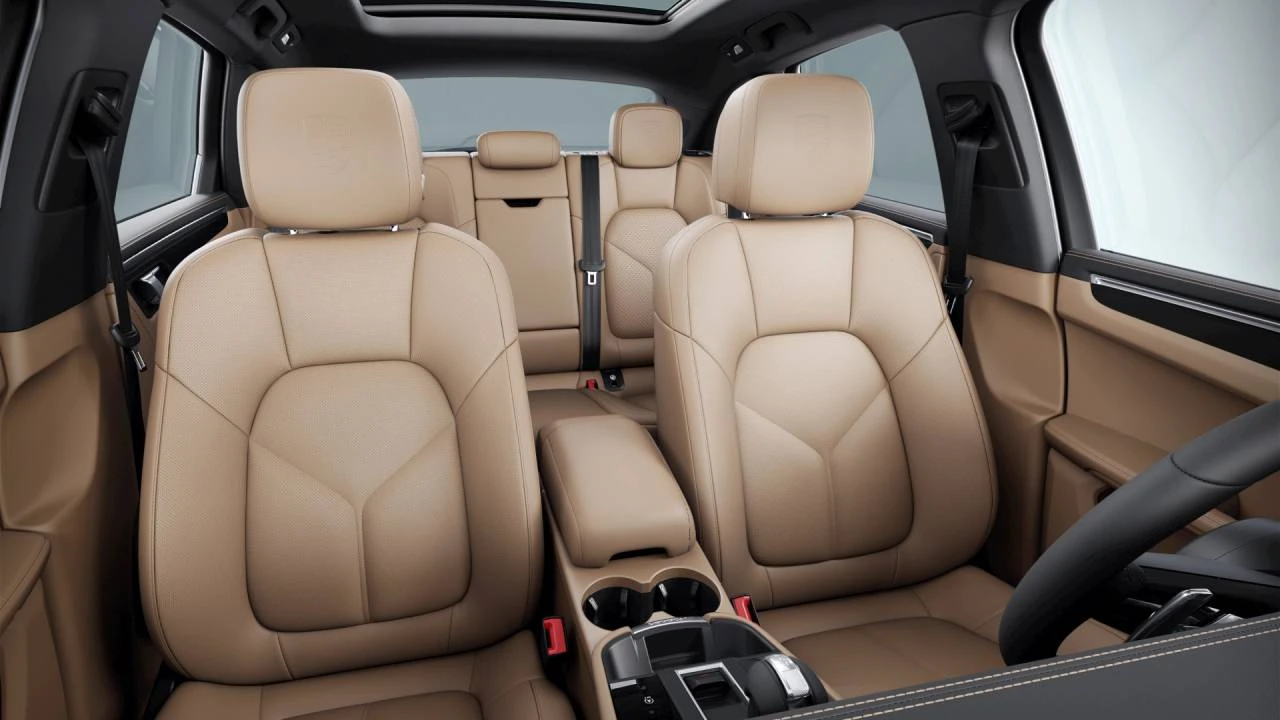2026 Porsche Macan - Image 10 of 10