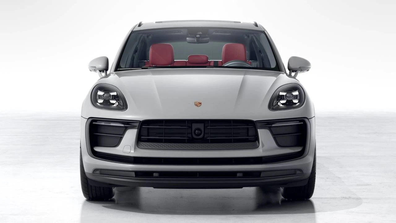 2026 Porsche Macan - Image 8 of 10