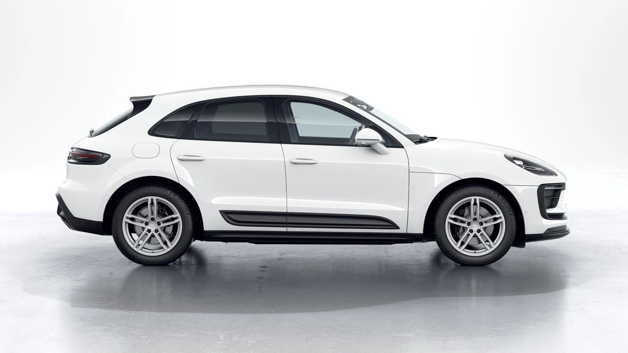 2026 Porsche Macan - Image 6 of 10