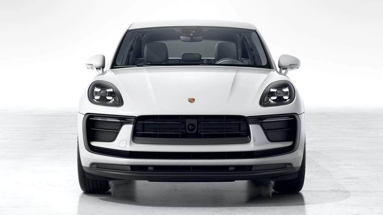 2026 Porsche Macan - Image 8 of 10