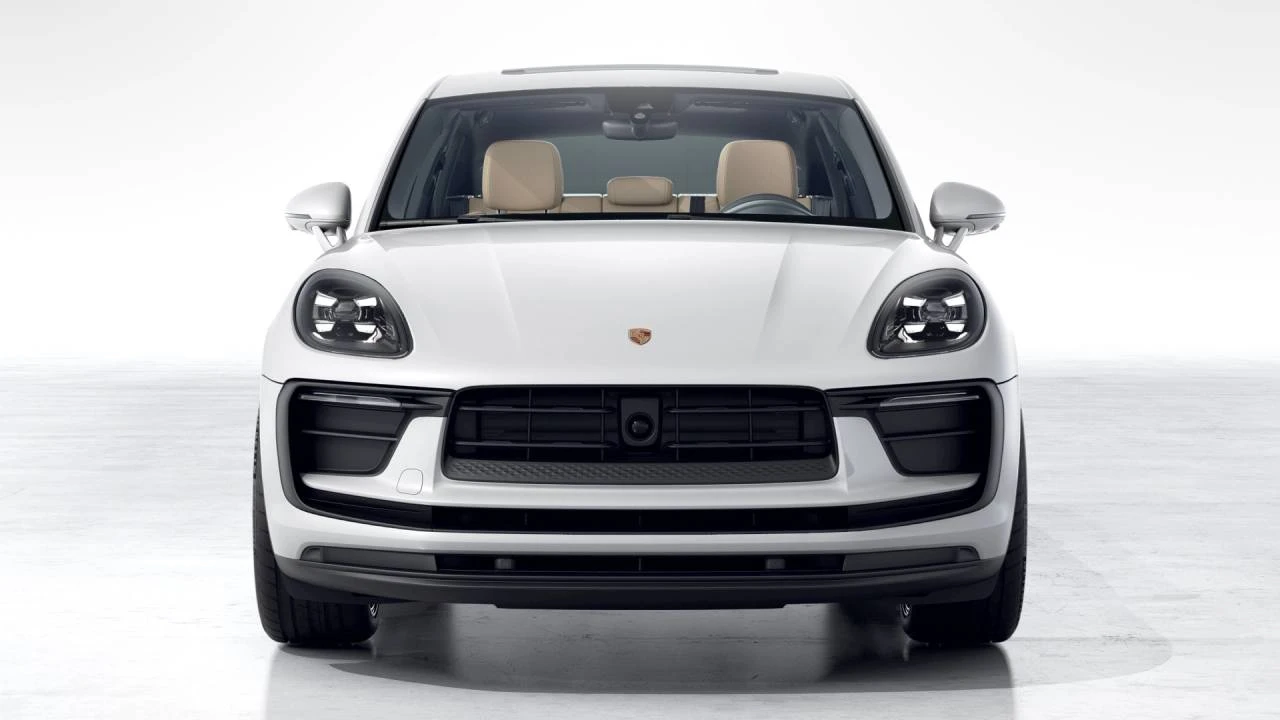 2026 Porsche Macan - Image 8 of 10