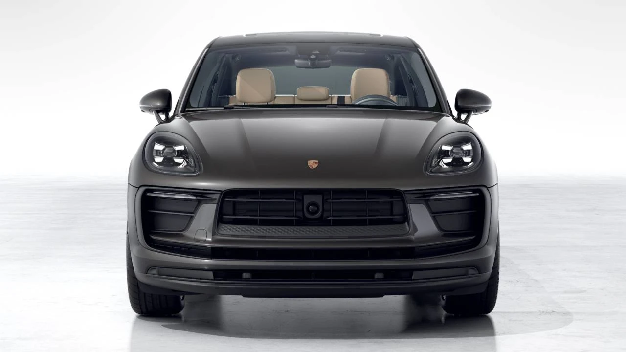 2026 Porsche Macan - Image 8 of 10