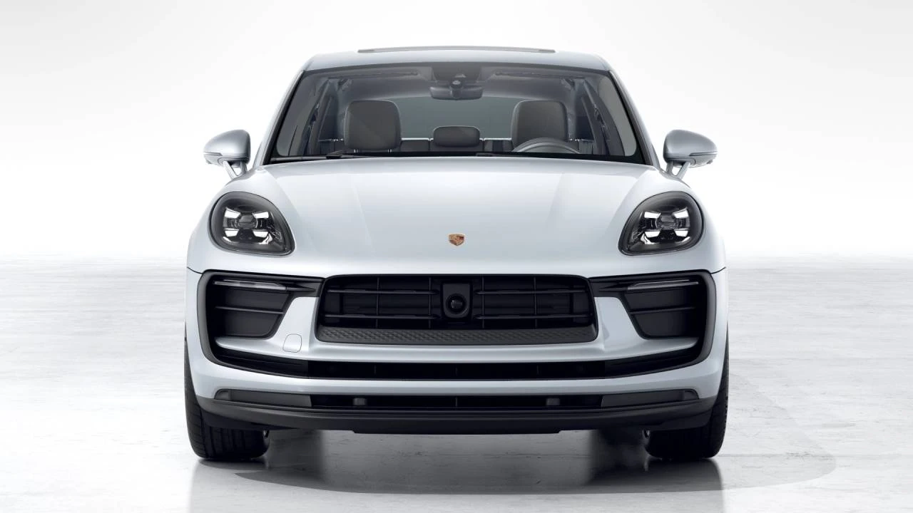 2026 Porsche Macan - Image 8 of 10