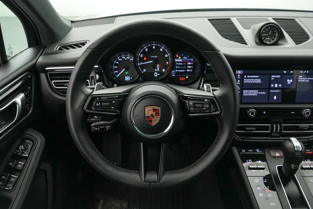 2026 Porsche Macan - Image 18 of 31