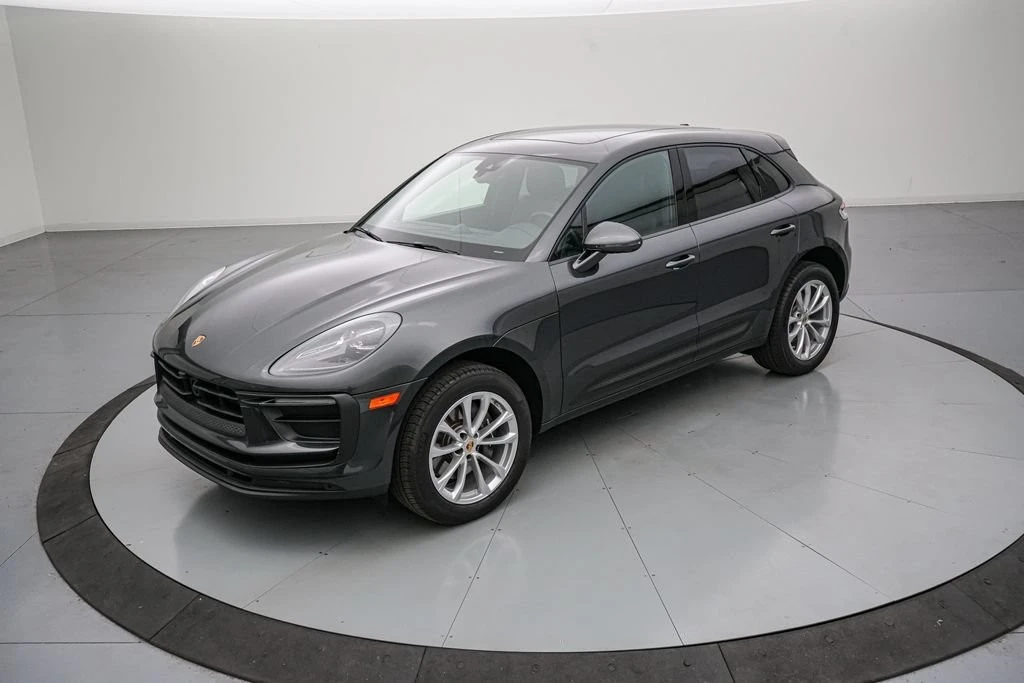 2026 Porsche Macan - Image 9 of 31