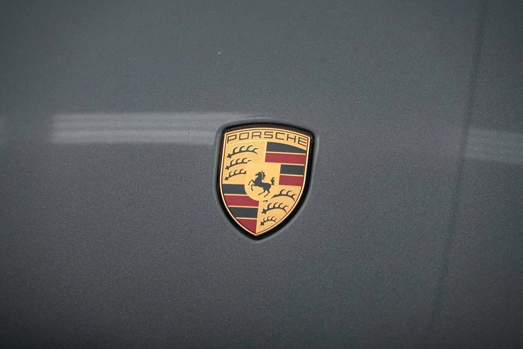 2026 Porsche Macan - Image 12 of 31