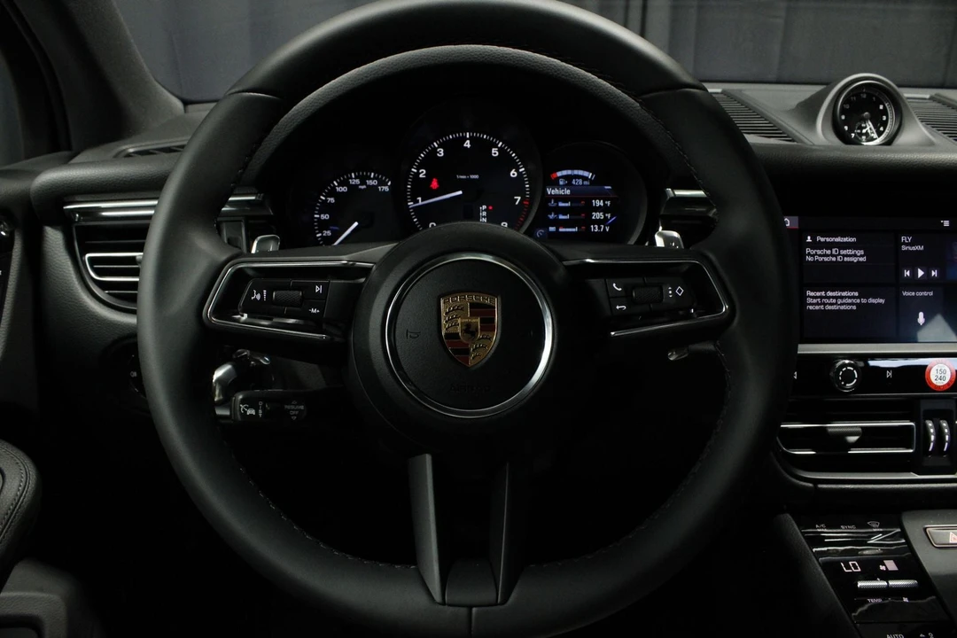 2026 Porsche Macan - Image 11 of 31