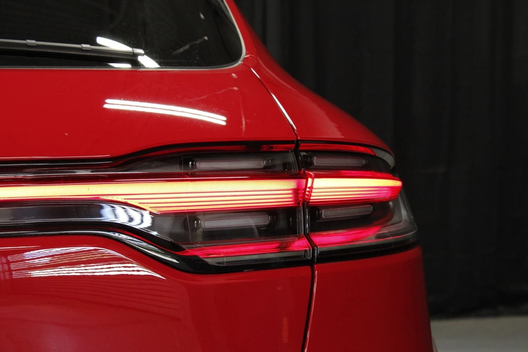 2026 Porsche Macan - Image 21 of 31