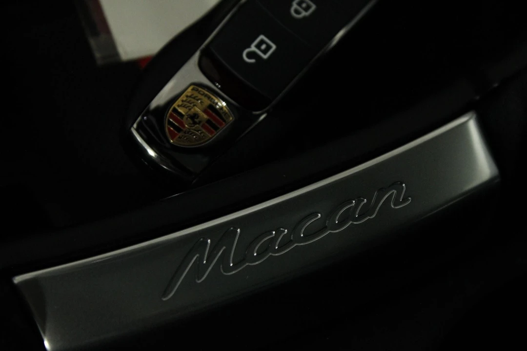 2026 Porsche Macan - Image 31 of 31