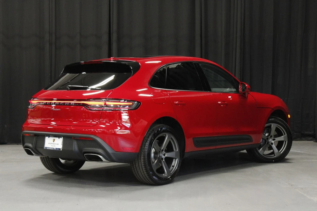 2026 Porsche Macan - Image 5 of 31