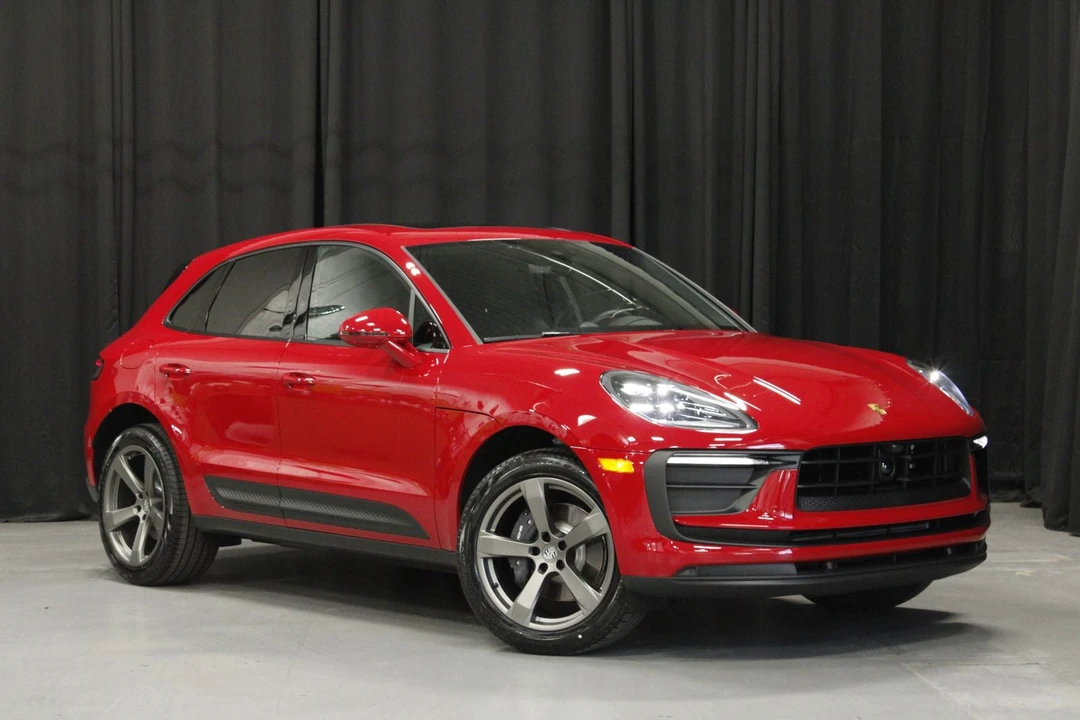 2026 Porsche Macan - Image 7 of 31