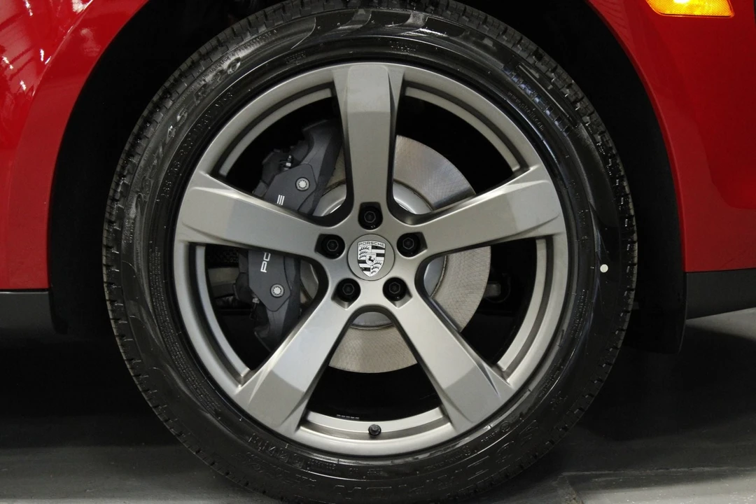 2026 Porsche Macan - Image 9 of 31