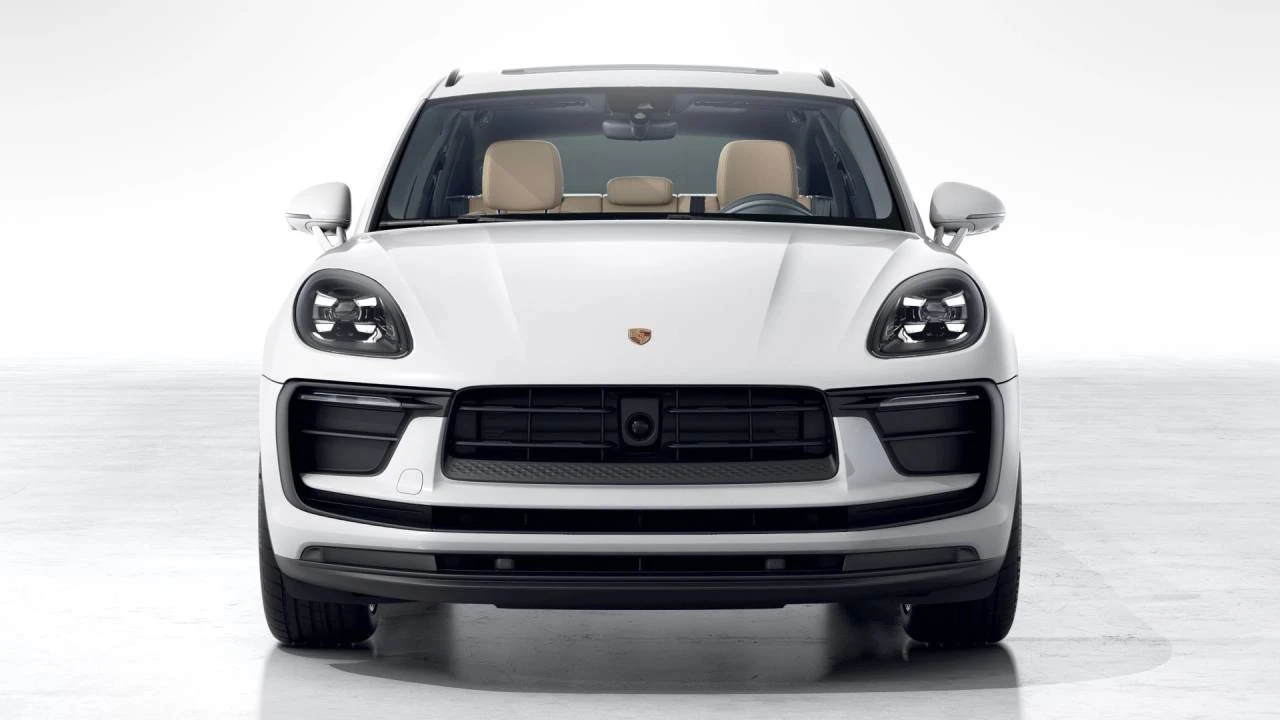 2026 Porsche Macan - Image 8 of 10