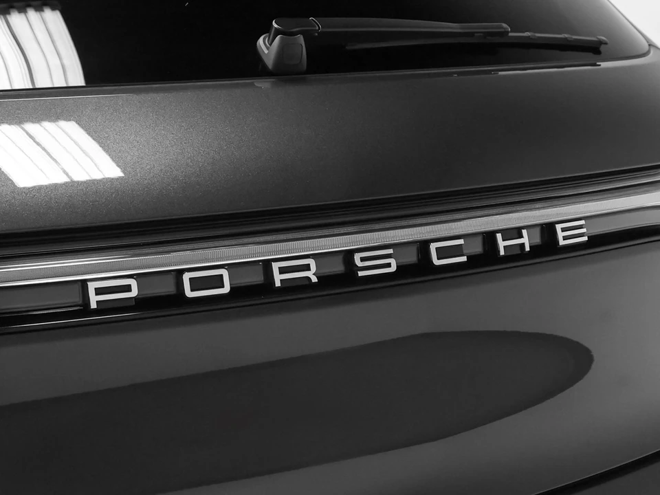 2026 Porsche Macan - Image 20 of 31
